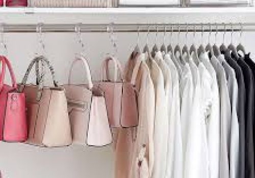 Tổng hợp một số cách sắp xếp tủ quần áo gọn gàng, nhanh chóng